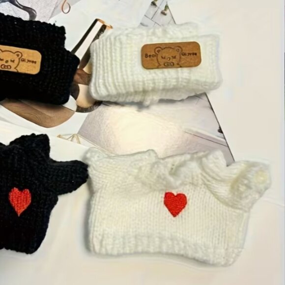 🎈SALE: Labubu - White Sweater w/Red Heart (2-pieces) - Picture 3 of 3